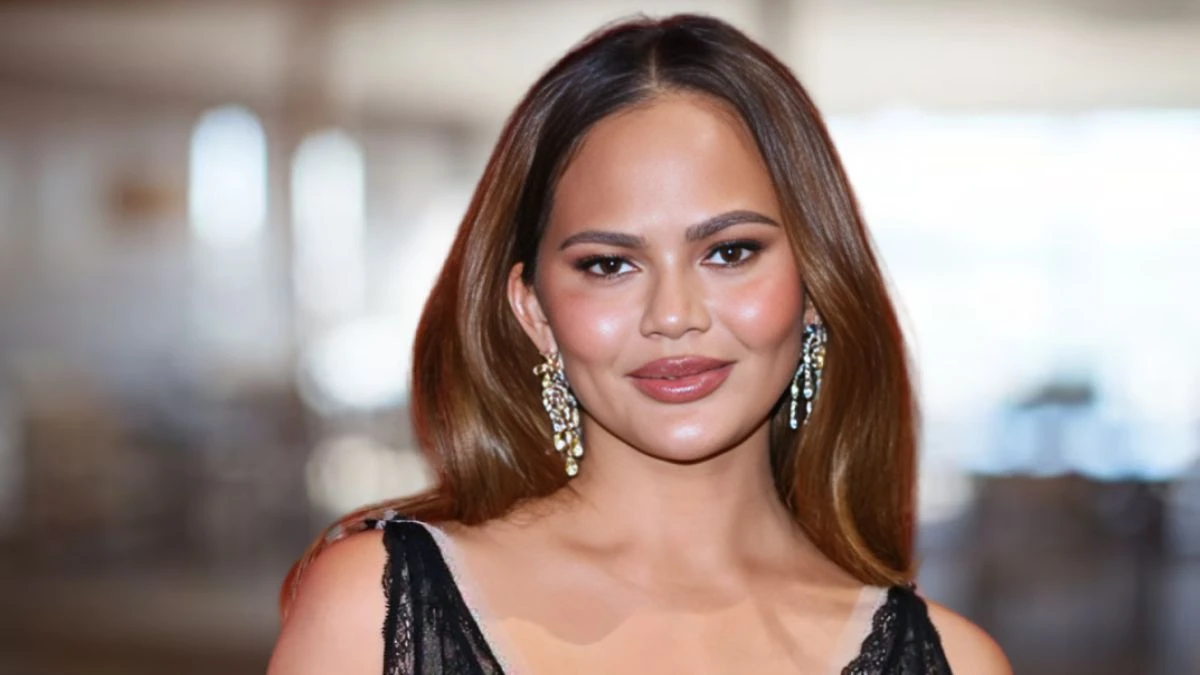 Has Chrissy Teigen Had Plastic Surgery? Check Here