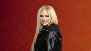 Is Avril Lavigne Pregnant? Avril Lavigne Weight Gain, Age And Net Worth